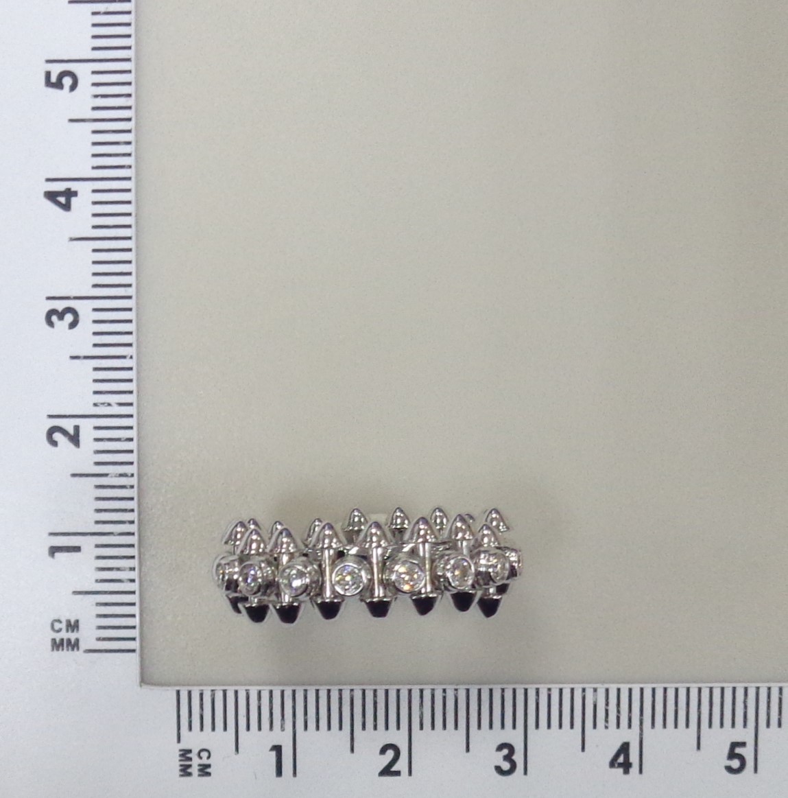 Кольцо из белого золота с бриллиантами